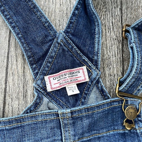 Guess denim shorts overalls small - Picture 2 of 3